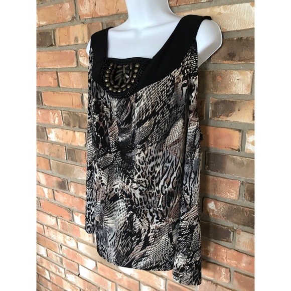 Notations Woman Beaded Front Top    2X - Picture 5 of 10